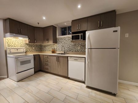 For Lease - 6 Max Avenue Unit# Lower, Barrie, Ontario - Photo 4
