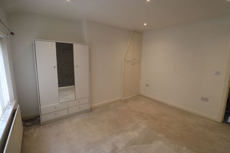 2 Bedroom - Photo 4