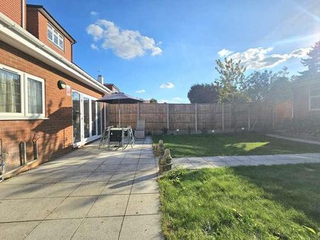 The Drive, Isleworth, TW7 - Photo 2