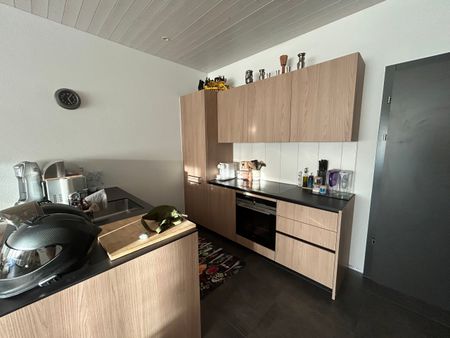 Appartement moderne de 2,5 avec grand balcon, idéal au quotidien - Photo 3