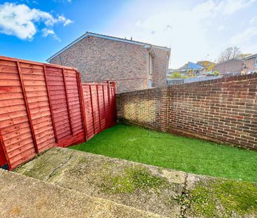 2 bedroom ground floor flat to rent - Photo 5