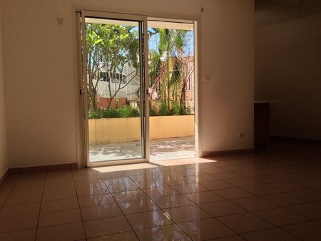 Location Appartement 1 pièce 27m² STE CLOTILDE 97490 - Photo 3