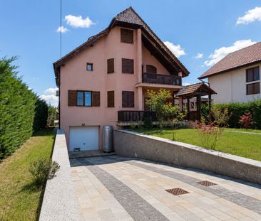 Casa spatioasa de inchiriat cu 5 camere in Zimandu Nou - Photo 6