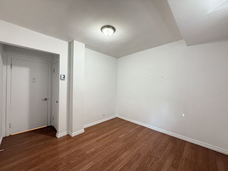 6049 39e Avenue, #A - Photo 4