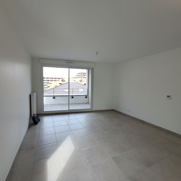 Location Appartement 3 pièces 61m² THONON LES BAINS 74200 - Photo 1