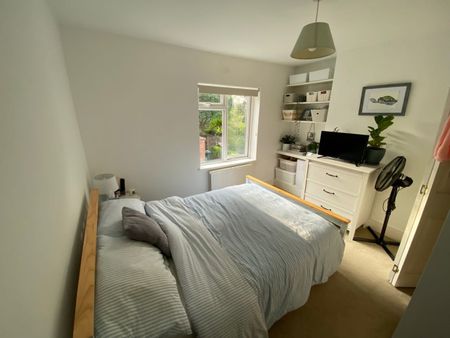 2 Bed Terraced House, Town Place, RG1 - Photo 4