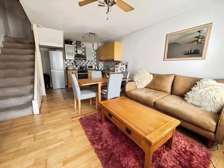 Kelly Close, Shepperton, Surrey, TW17 8RL - Photo 4