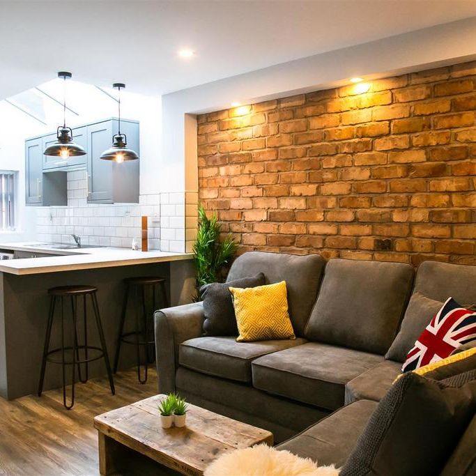 1 bedroom in a house share to rent - Photo 1