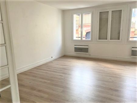 Location Appartement 4 pièces 83m² - Photo 3