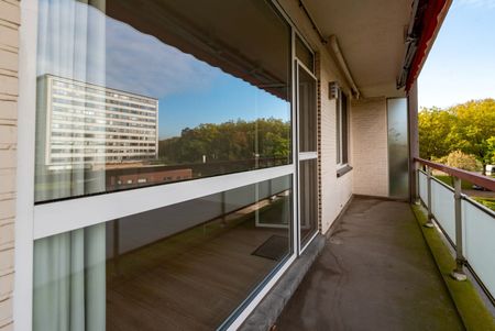 Vernieuwd appartement gelegen op de 2de verdieping van Residentie Eugène Van Marcke! - Photo 2