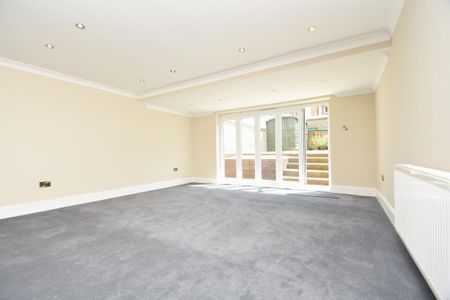 5 bedroom semi-detached house to rent - Photo 4