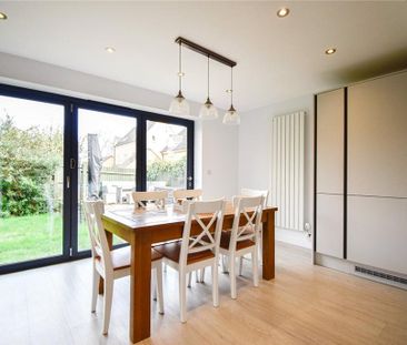 4 bedroom detached house to rent - Photo 3