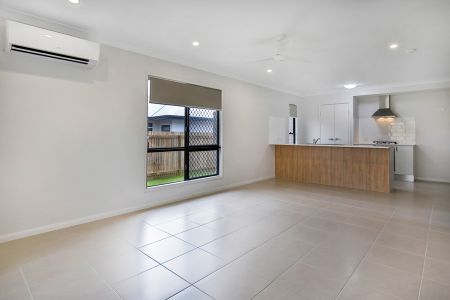 11 Peak Cct, - Photo 2