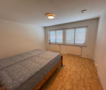 Rialagränd, Upplands Väsby - Foto 1