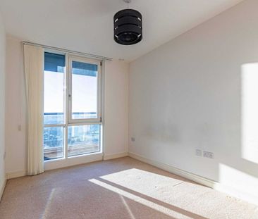2 bed Flat for rent - Photo 3
