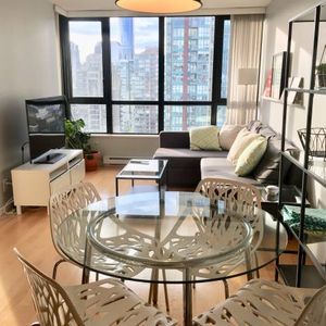 YALETOWN 1 BEDROOM & DEN with PARKING - Furnished - Photo 2