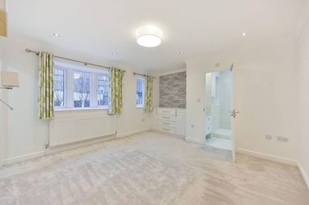 6 bedroom house to rent - Photo 2