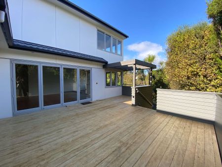 Orakei Four Bedrooms - Photo 5