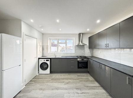 Flat 2, Girton Avenue, Kingsbury, NW9 - Photo 2