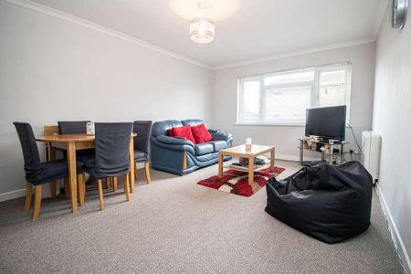 Trewartha Court, Whitchurch, CF14 - Photo 2
