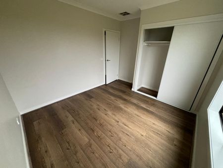 Gorgeous Family Home! - Photo 5