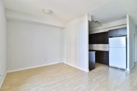 1 Bedroom - Photo 4