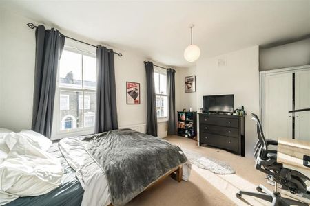 4 bedroom terraced house to rent - Photo 3