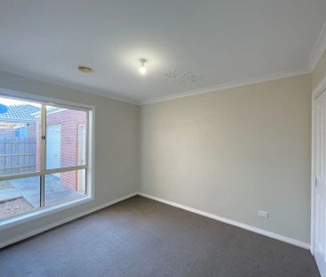 “Light Bright and Central” - Photo 4