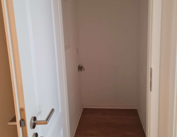 modern ausgebaut mit * Fußbodenheizung * Designbelag * Wanne+Dusche - sofort einziehen - Photo 1