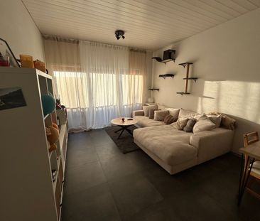 Appartement moderne de 2,5 avec grand balcon, idéal au quotidien - Foto 1