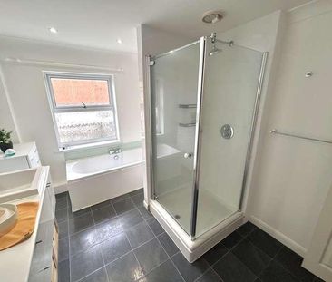 Russell Road, Felixstowe, IP11 - Photo 4