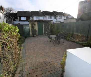 34 Downhill Avenue, BT87EF, Belfast - Photo 2