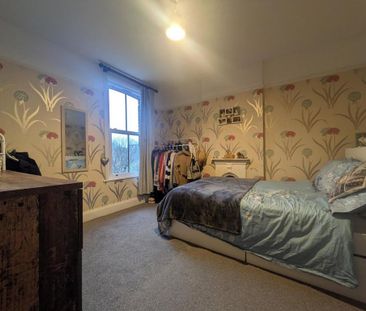 4 bedroom semi-detached house to rent - Photo 6