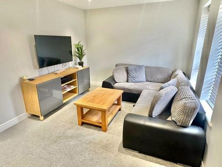 3 bedroom detached bungalow to rent - Photo 3