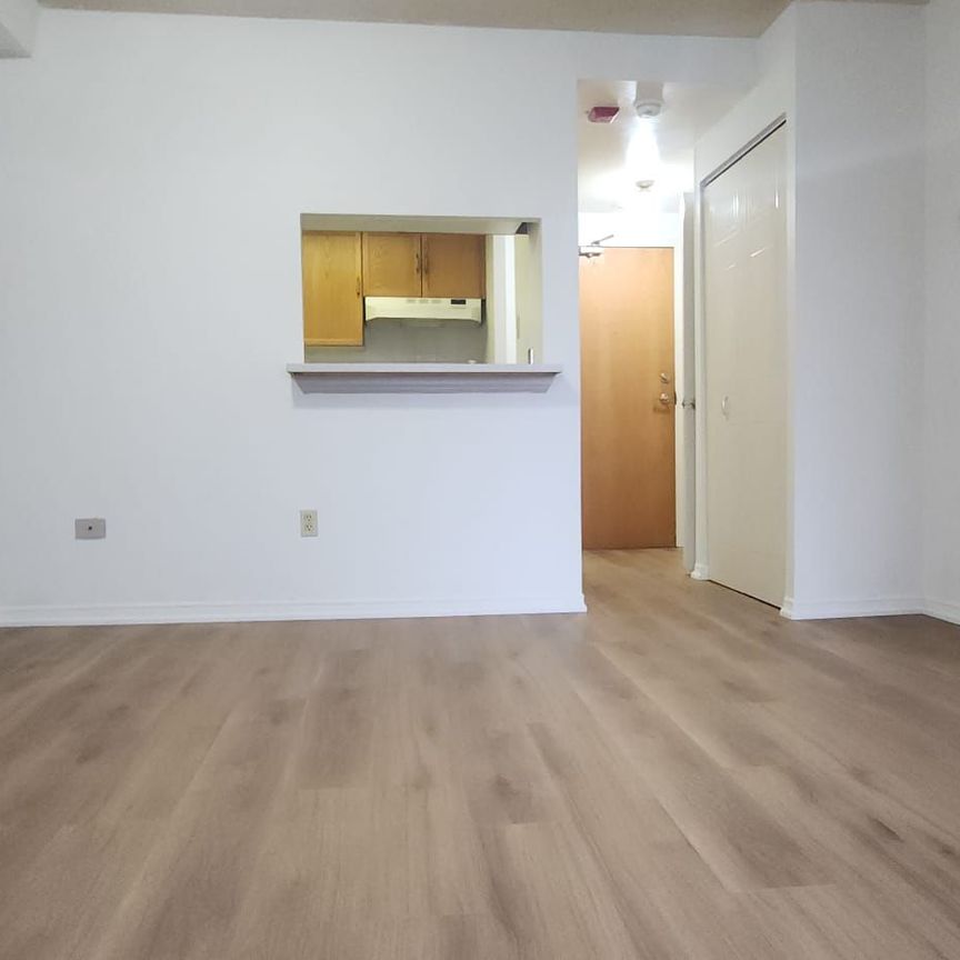 For Lease - 8351 McLaughlin Road Unit# 423, Brampton, Ontario - Photo 1