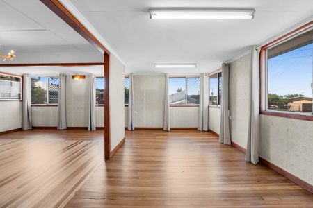 Live the beachside dream every day! - Photo 5