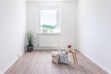 4-Raum-Etagenwohnung mit Einbauküche und 2 Bädern - Foto 2