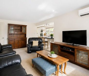 Peaceful Bush Retreat - Spacious Family Home - Photo 2