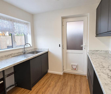 3 bedroom end of terrace house to rent - Photo 3