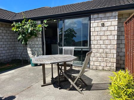 Large family home on full section - Katikati - Photo 4