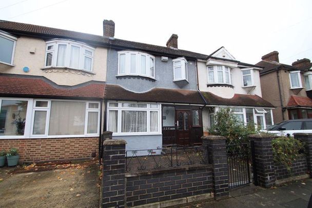 3 bedroom terraced house to rent - Photo 1