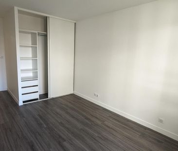 location Appartement T3 DE 75.3m² À ISSY LES MOULINEAUX - Photo 2