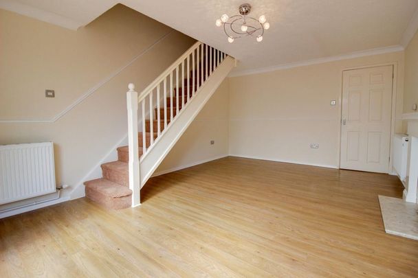 2 bedroom end of terrace house to rent - Photo 1