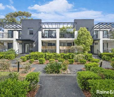 Freshly Updated & Sunlit Apartment in Prime Location - Photo 4