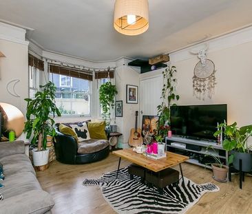 2 Bed Flat, Loveridge Road, NW6 - Photo 1