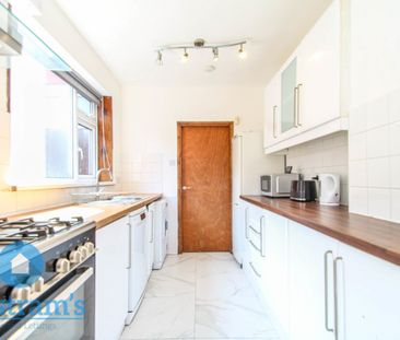 4 bed End Terraced House for Rent - Photo 2