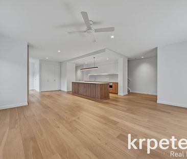 Brand New Luxury Townhouse - ready for you to move in! - Photo 5