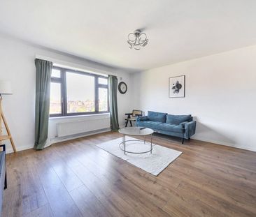 2 bedroom FlatApartment to rent in Priory Lodge, Ealing - Photo 4