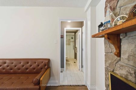Detached Home For Lease | W9239445 - Photo 4