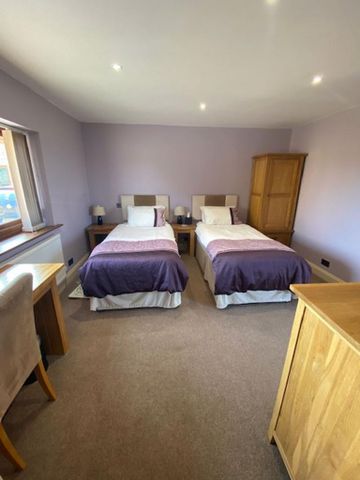 2 bedroom semi-detached bungalow to rent - Photo 2